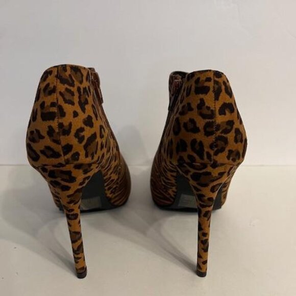 Shoedazzle Animal Print Zebra Cheetah Leopard Ankle Boots Heels Women's size 9 - Picture 4 of 11